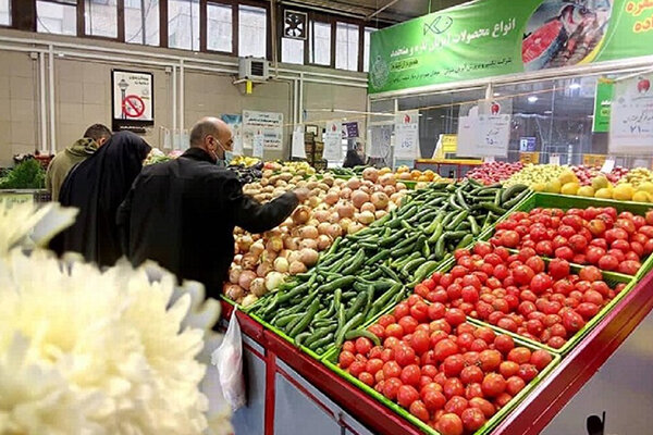 کاهش قیمت ۱۰ قلم از محصولات در بازارهای میوه و تره بار
