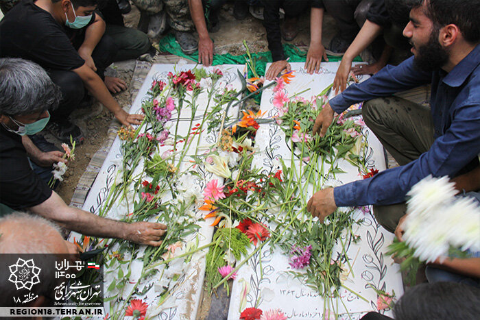 مراسم تشییع پیکر دو شهید گمنام دفاع مقدس در منطقه ۱۸ تهران برگزار شد