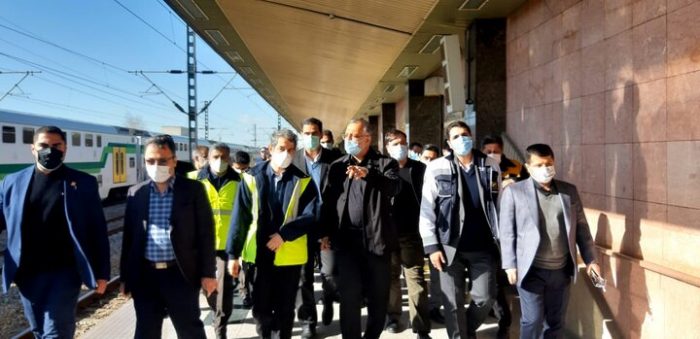 حضور شهردار تهران در محل حادثه برخورد دو قطار/ دستور تشکیل کمیسیون سوانح برای بررسی علت حادثه
