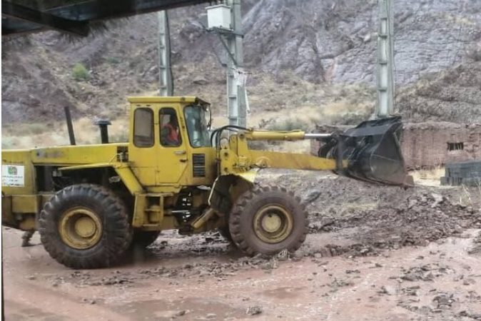 در پی درخواست دولتی‌ها از شهردار تهران نیروهای شهرداری برای کمک به سیل فیروزکوه اعزام شدند/ پایان عملیات گل‌ولای‌برداری در امامزاده داوود