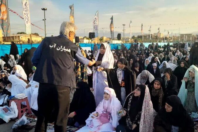 مشارکت نمازگزاران در پویش تهران شهر حساس به آب