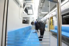 کشف طلای گمشده در مترو تهران توسط یک پاکبان