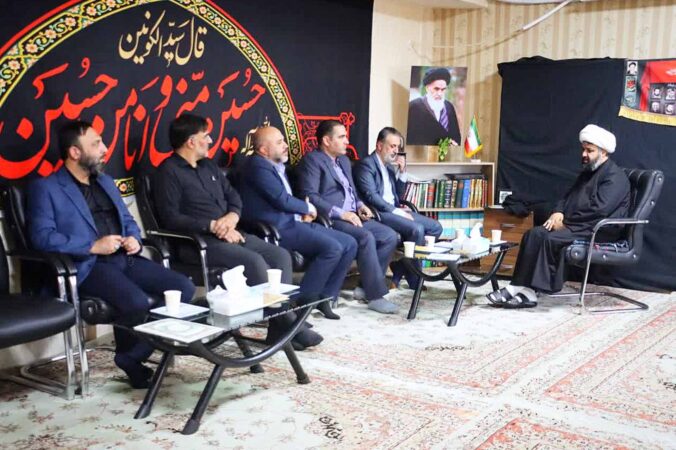 پیوند خدمت و معنویت در دیدار مدیران کهریزک با امام جمعه