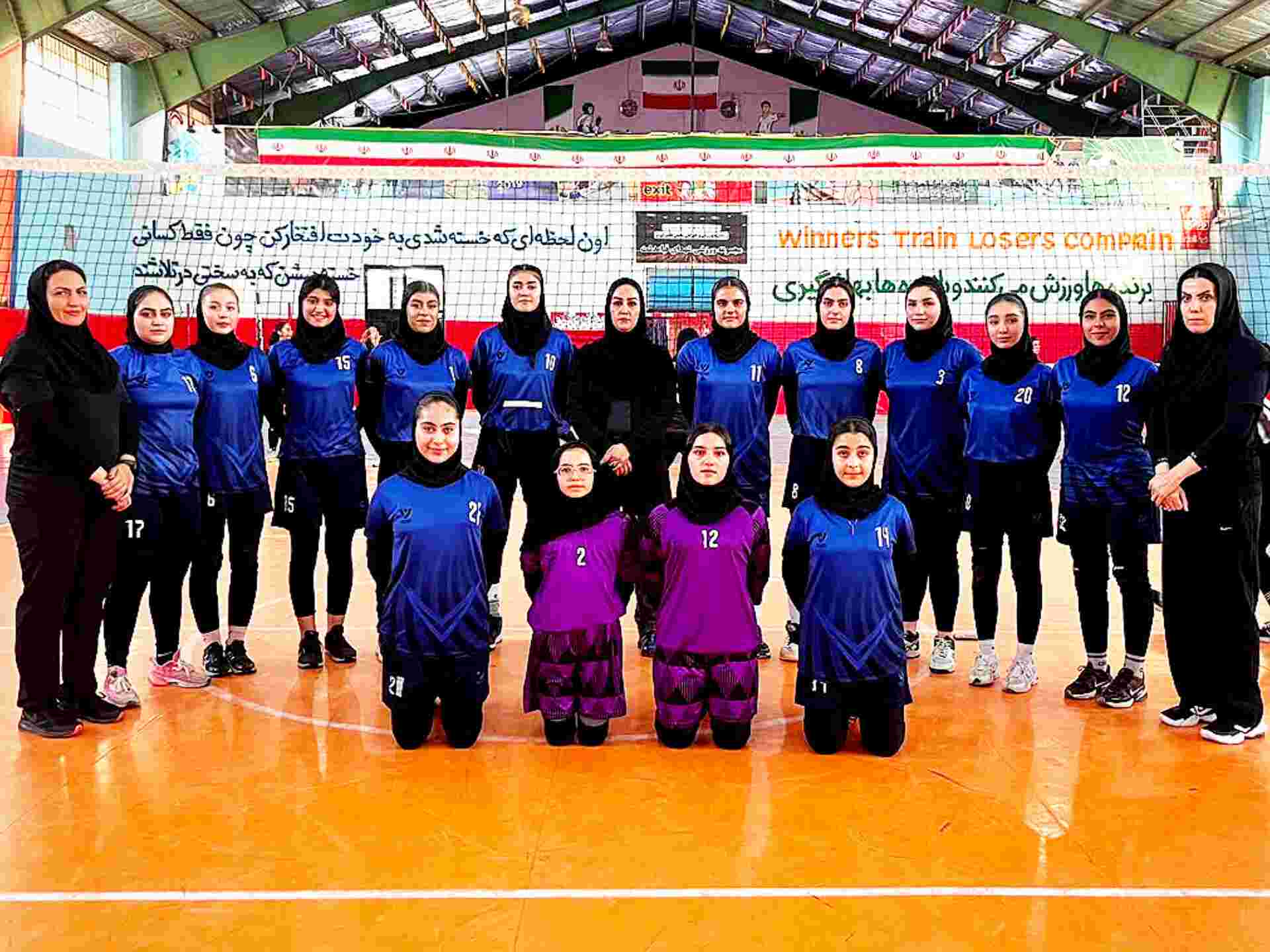 قهرمانی دختران والیبالیست فشافویه در المپیاد ورزشی شهرستان ری