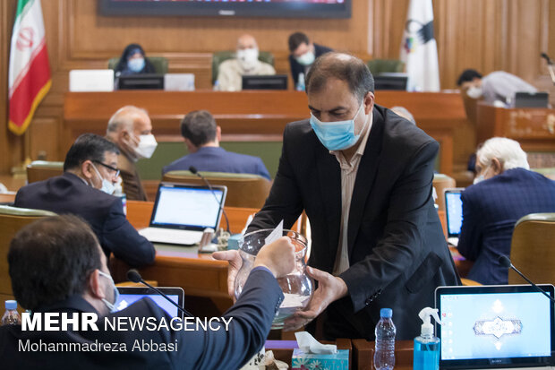 فروش ملک ۲۰۰ میلیاردی شهرداری برای کمک به توسعه حمل و نقل عمومی