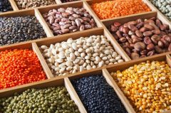 حبوبات در میادین ۲۷ درصد ارزان‌تر از سطح شهر است