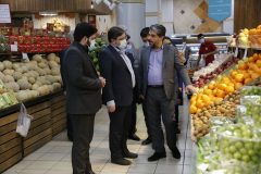 کالاهای اساسی در شرایط ملتهب بازار، بدون کمبود و با قیمت مصوب در فروشگاه‌ شهروند عرضه شد