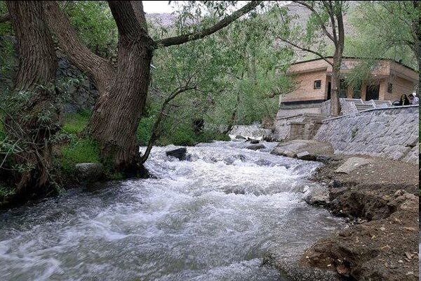 هشدار سطح نارنجی در تهران / تردد در حاشیه رودخانه‌ها ممنوع شد